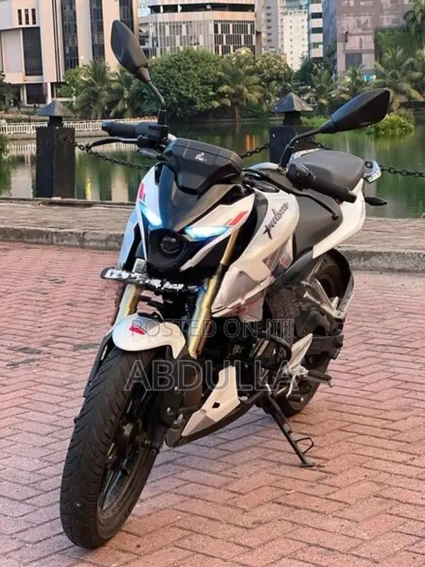 Bajaj Pulsar N160 Premium 2025