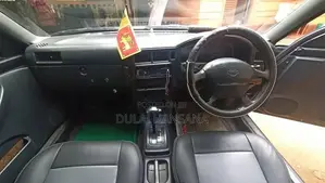 Nissan Wingroad 1999