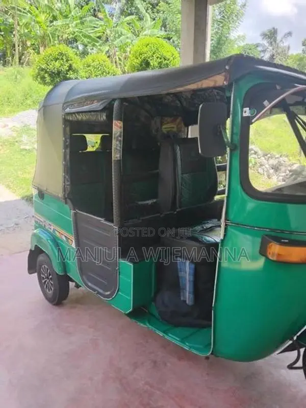 Bajaj RE 2005