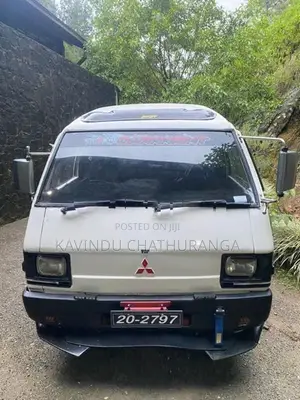 Mitsubishi L300 Dual Purpose 1983