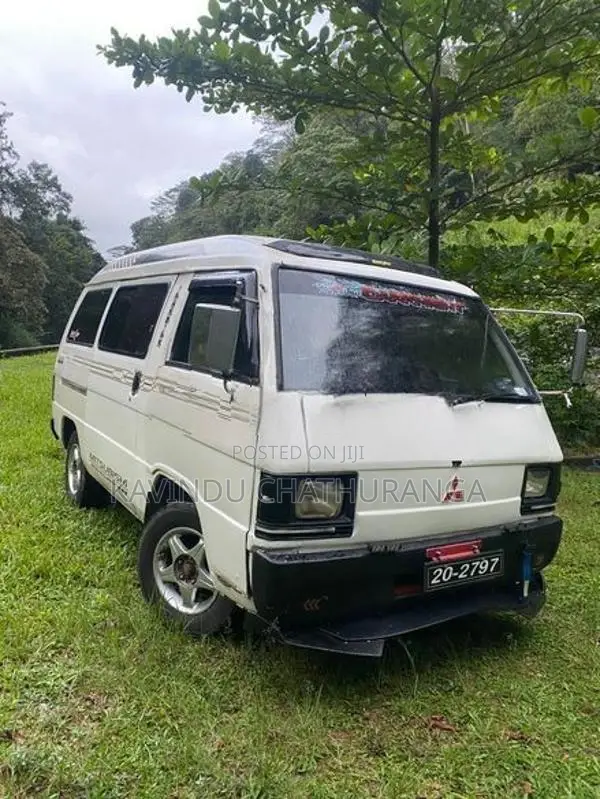 Mitsubishi L300 Dual Purpose 1983