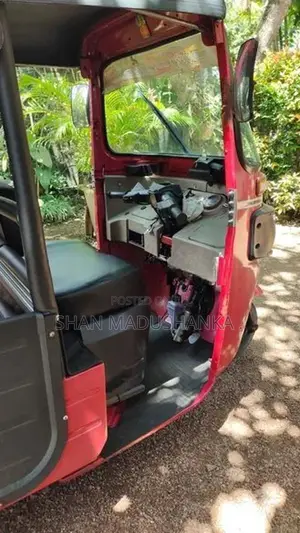 Bajaj RE 4 Stroke 2016