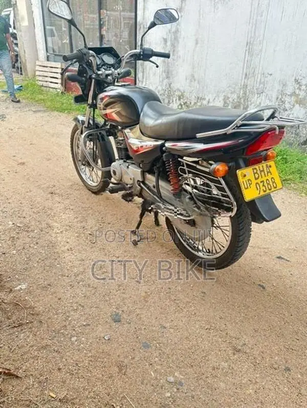Bajaj CT100 2018