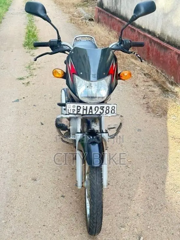 Bajaj CT100 2018