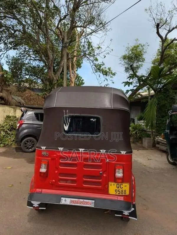 Bajaj RE 2005