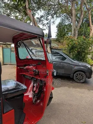 Bajaj RE 2005