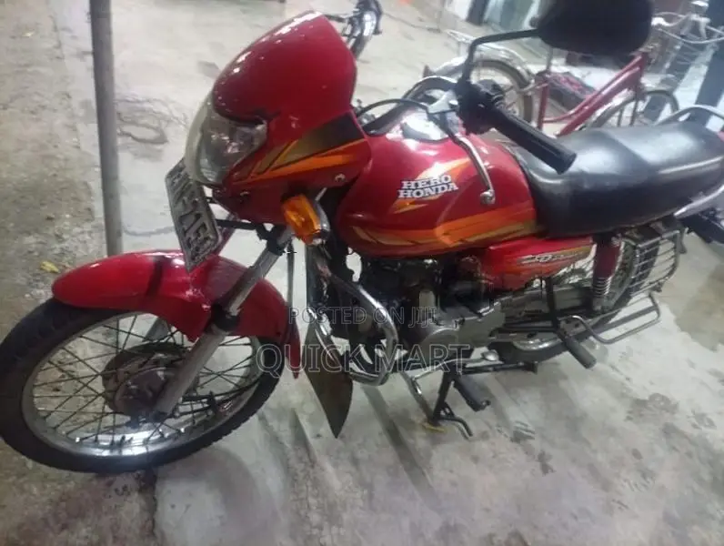 Hero HF Deluxe 2011