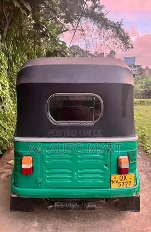 Bajaj RE 2010