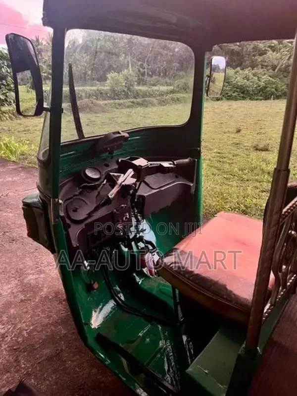 Bajaj RE 2010