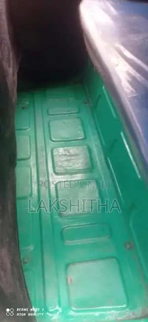 Bajaj RE 2004