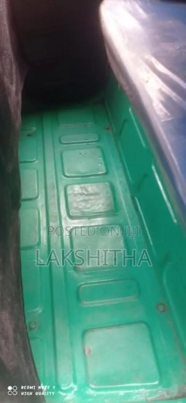 Bajaj RE 2004
