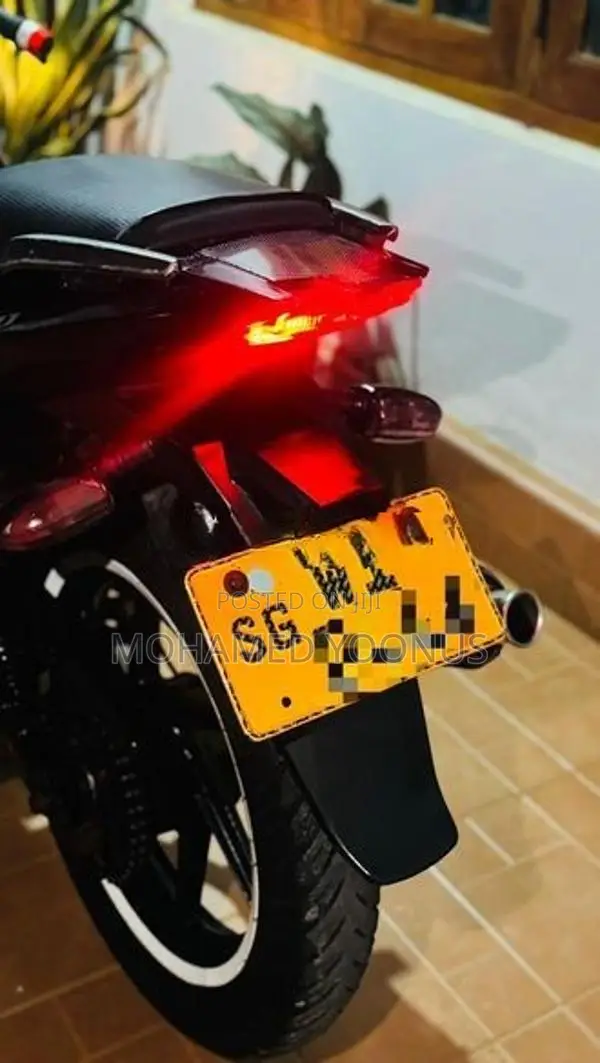 Bajaj Pulsar 180 2010