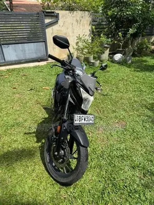 Honda CB Hornet 160R 2017