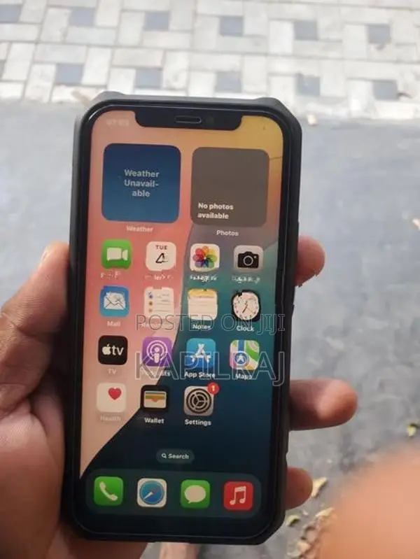 Apple iPhone 12 (Used)