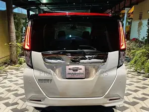 Toyota Roomy Custom GT(Turbo) 2025