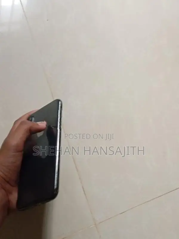 Apple iPhone X 64GB (Used)