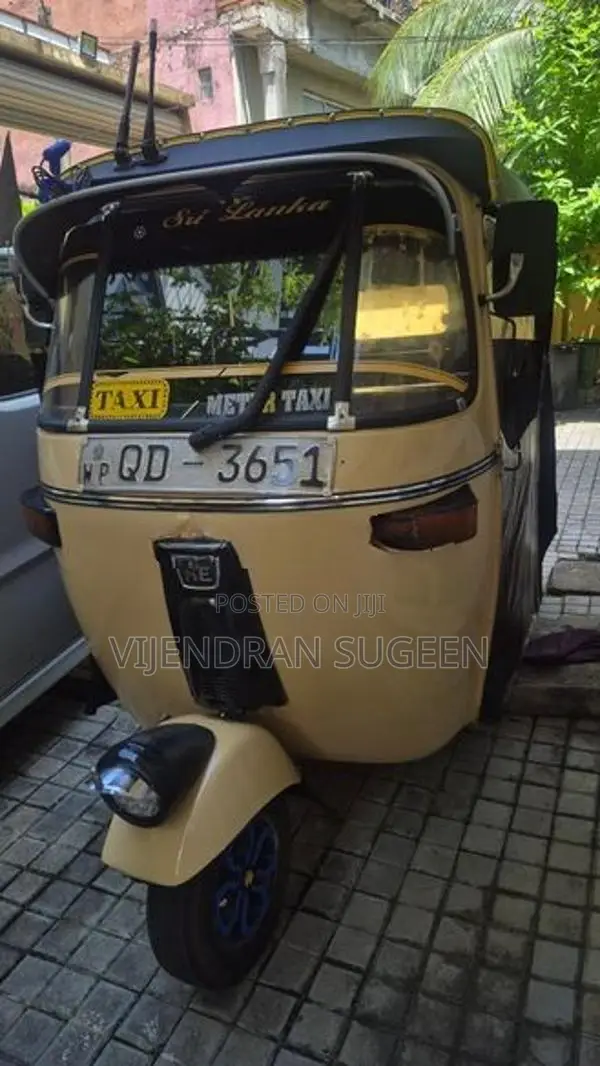 Bajaj RE 2006