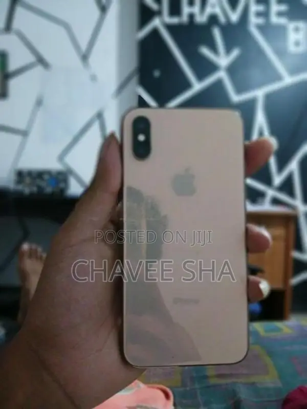 Apple iPhone XS (Used)