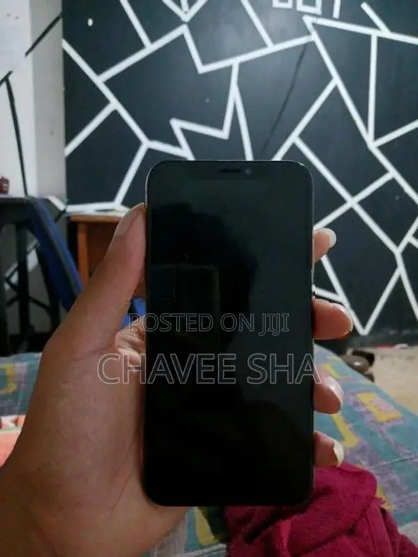 Apple iPhone XS (Used)