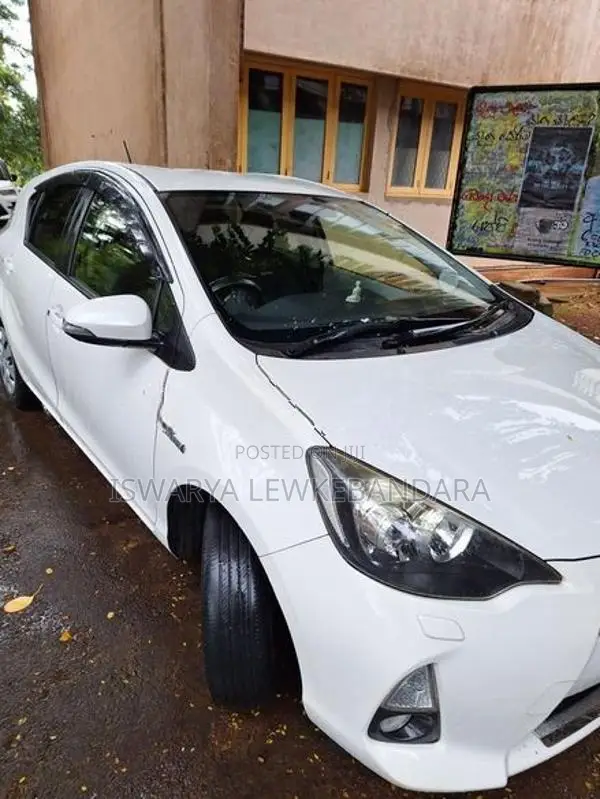 Toyota Aqua 2012