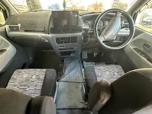 Toyota Noah 1999