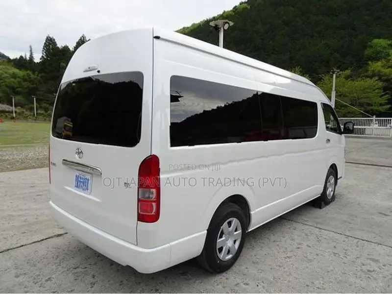 Toyota Hiace COMMUTER SUPER L GL 2024
