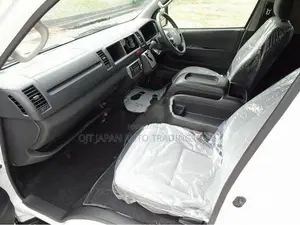 Toyota Hiace COMMUTER SUPER L GL 2024