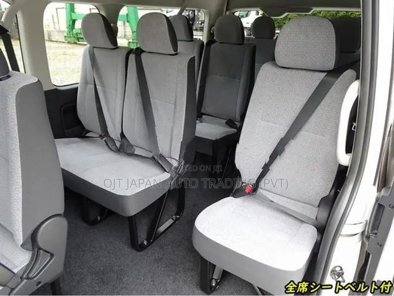Toyota Hiace COMMUTER SUPER L GL 2024