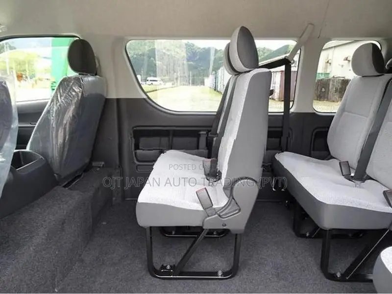 Toyota Hiace COMMUTER SUPER L GL 2024