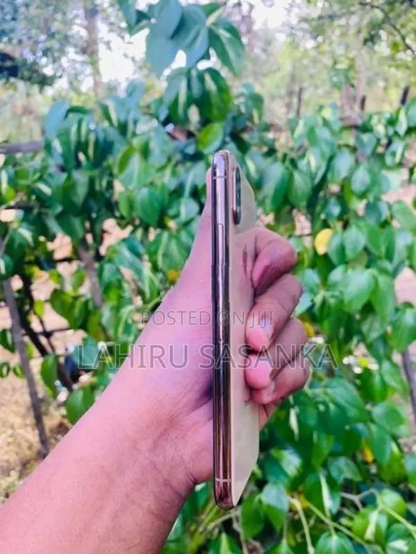 Apple iPhone XS (Used)