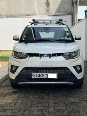 Mahindra KUV 100 2022