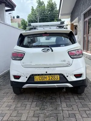 Mahindra KUV 100 2022