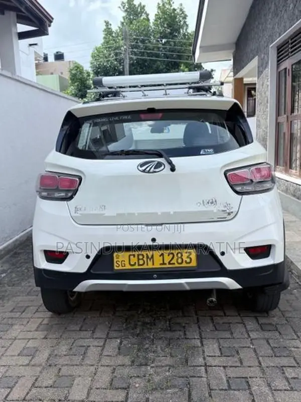 Mahindra KUV 100 2022