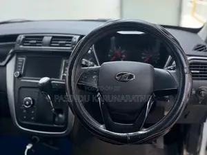 Mahindra KUV 100 2022