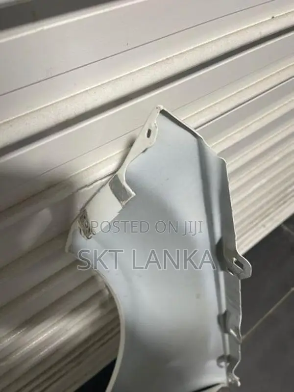 Genuine Mercedes C C180 Driver Fender - WHITE W204 C220 C200