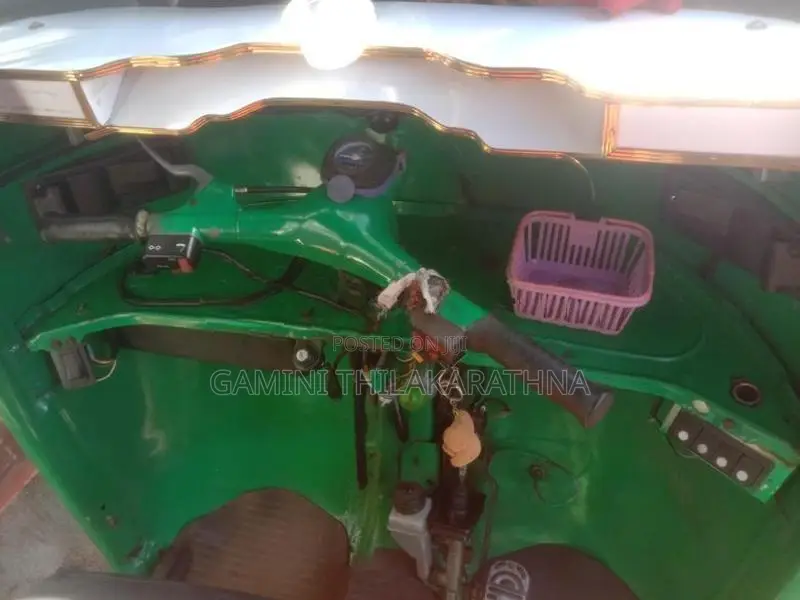 Bajaj RE 2006