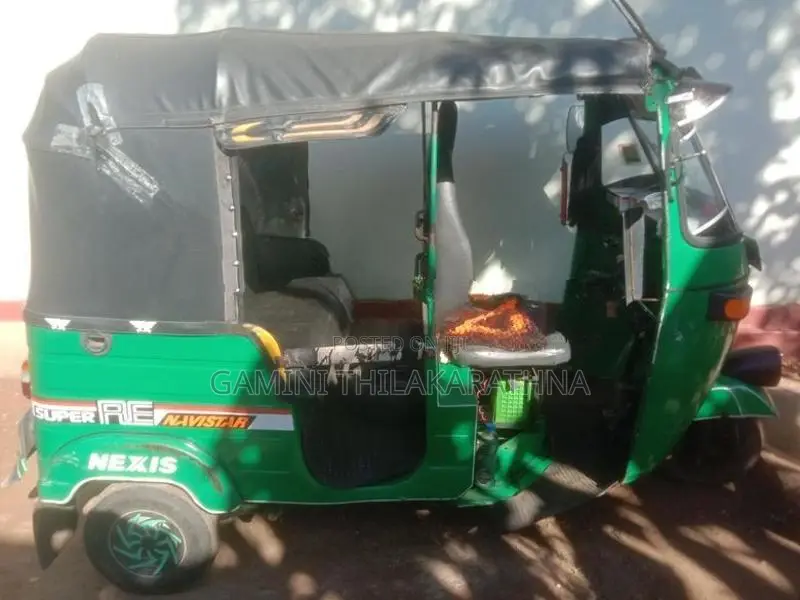 Bajaj RE 2006