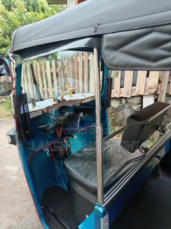 Bajaj RE 1999