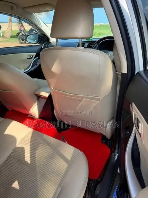 Toyota Premio 2017