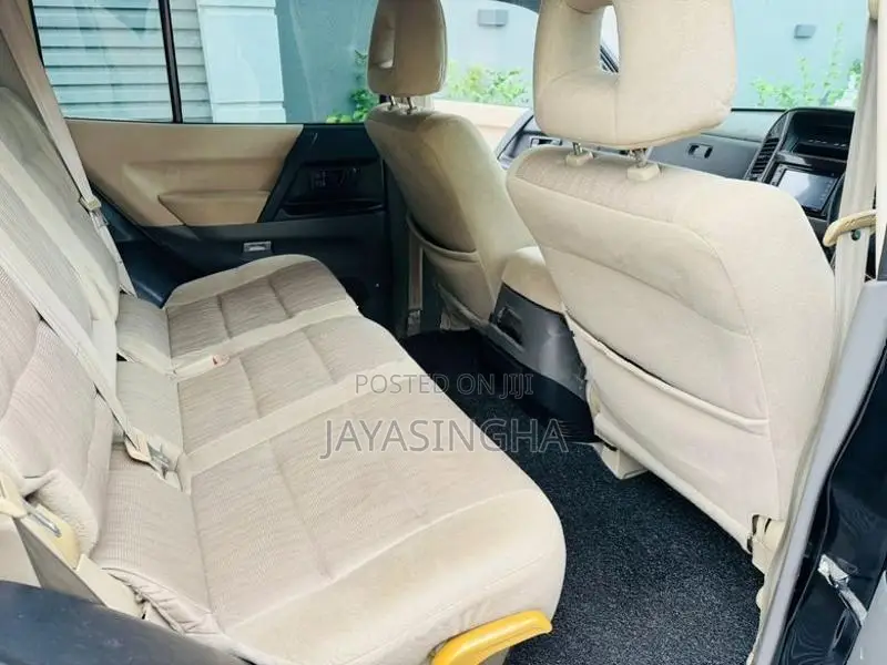 Mitsubishi Montero 2006