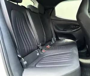 Toyota Yaris X 2025