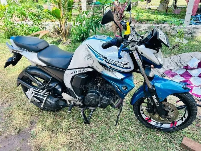 Yamaha FZ S 2016