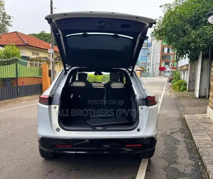 Honda Vezel Z Play Premium 2026