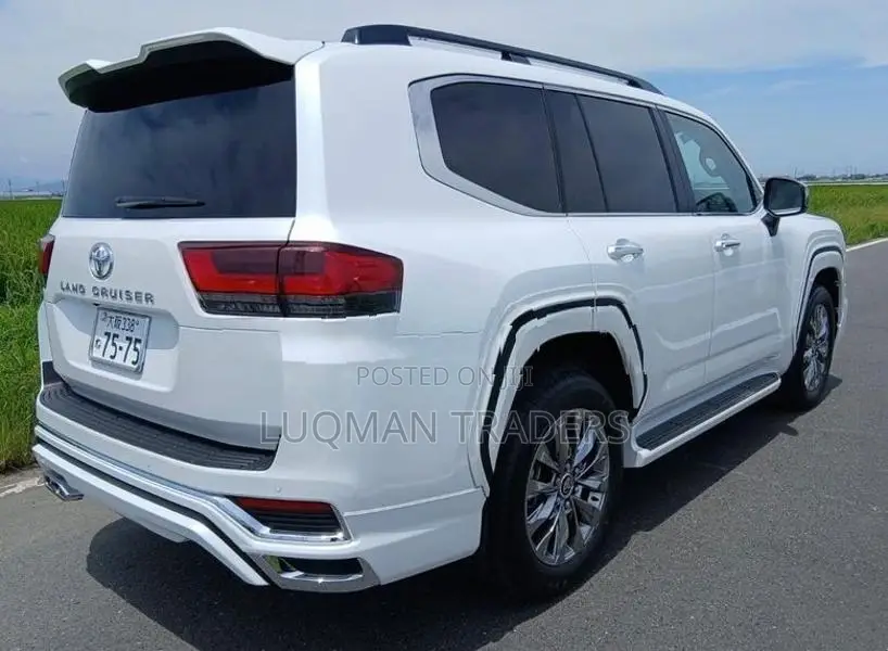 Toyota Land Cruiser ZX LC300 2026
