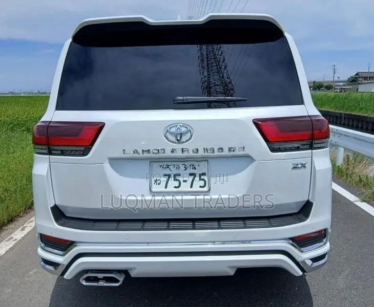 Toyota Land Cruiser ZX LC300 2026