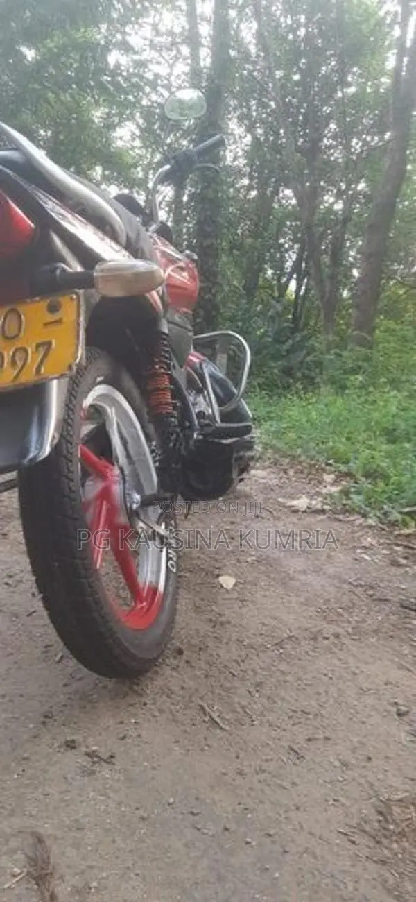 Bajaj Platina 100 2013