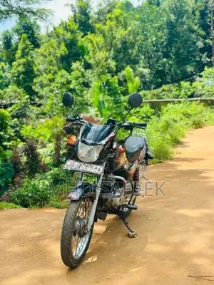 Bajaj CT100 2005