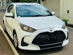 Toyota Yaris X APPLE CARPLAY 2024