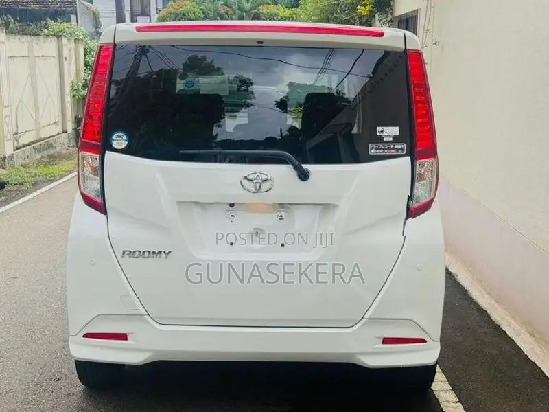 Toyota Roomy G Power Door 2023