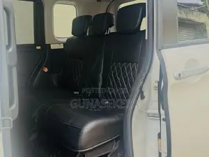 Toyota Roomy G Power Door 2023